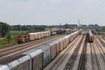 Q132 comes north past the south end of Walbridge Yard with KCS 4600 leading